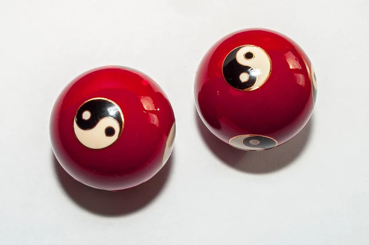 Boules Qi Gong Baoding — pratique énergétique taoïste à Lyon